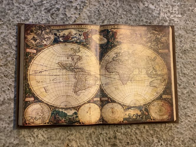 Hovedbilde Wall art book
