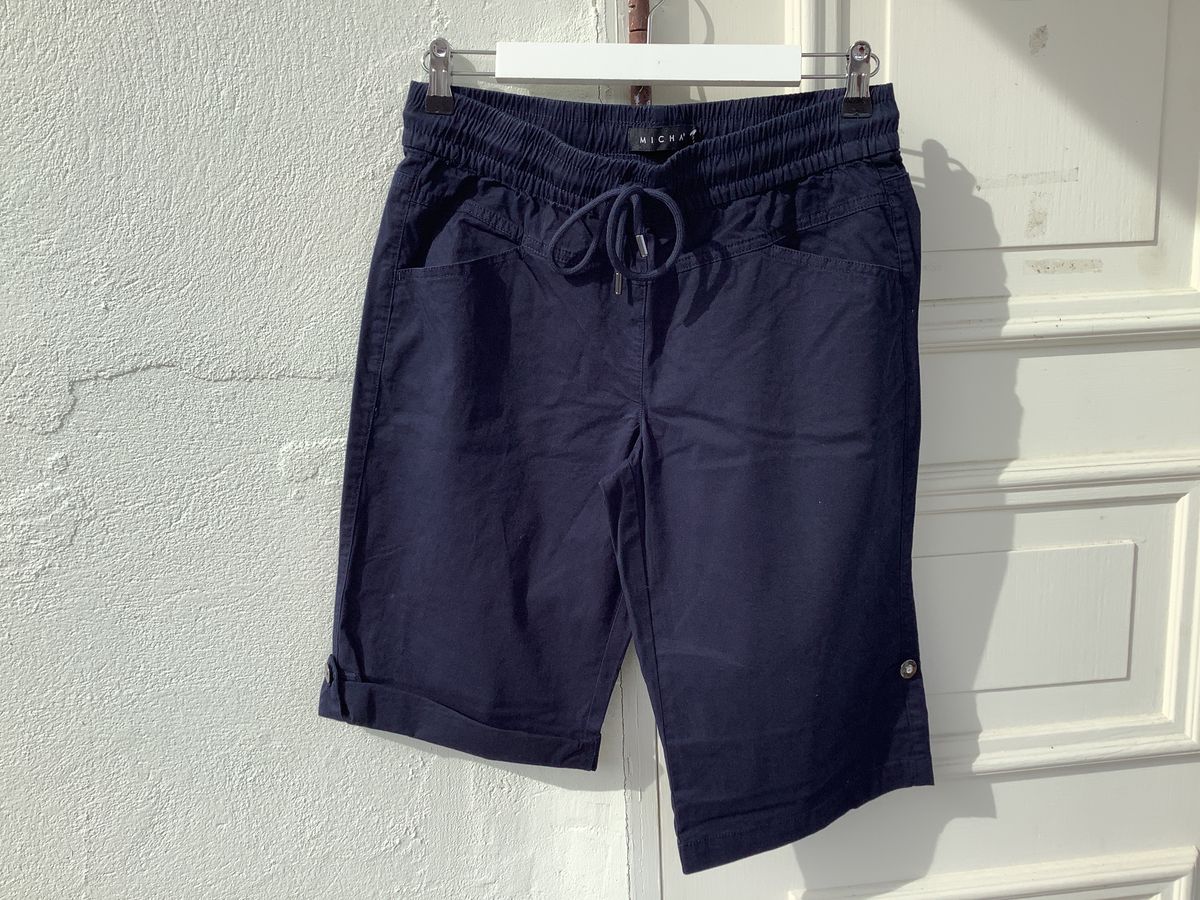 City shorts navy