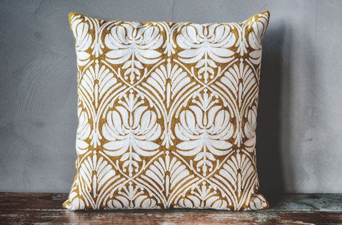 Hovedbilde Pute med broderi, creme/oker
